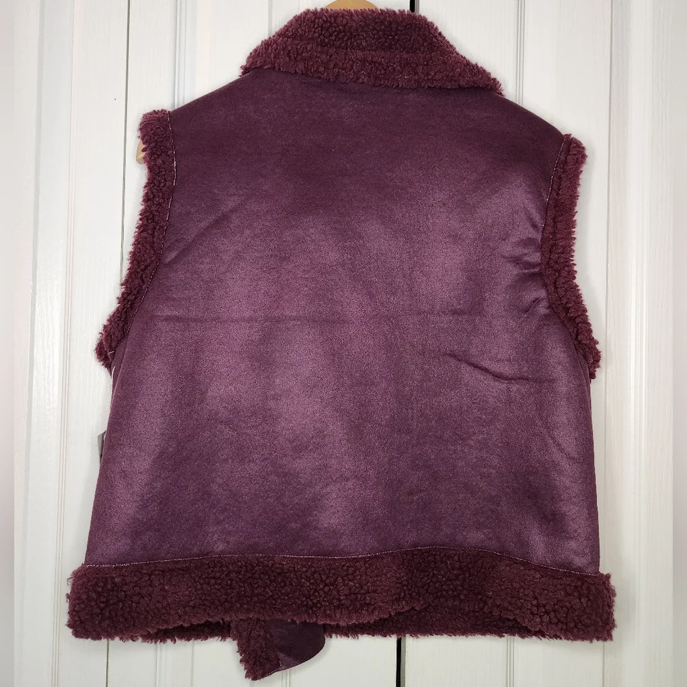 NWT Madden Girl Faux Shearling Moto Vest - Plum, Sugar Beat, Size Medium - Picture 7 of 7